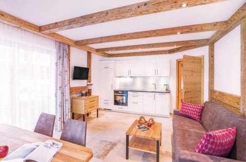 Kitchen or kitchenette, Living room, Dining area