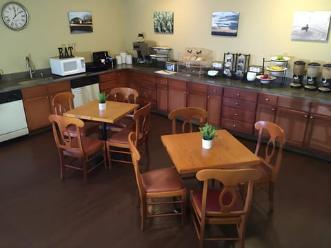 Dining area, Breakfast, Continental breakfast, Buffet breakfast