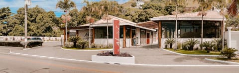 Abricó Beach Hotel Hotel in São Sebastião