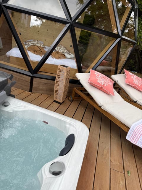 Hotel Giorgi et logements insolites-jacuzzi privé Hotel in Wallonia, Belgium