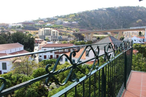 Balcony/Terrace, City view