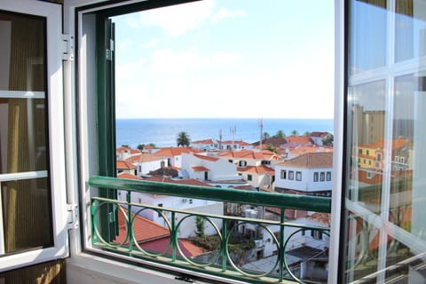 Bedroom, City view, Sea view