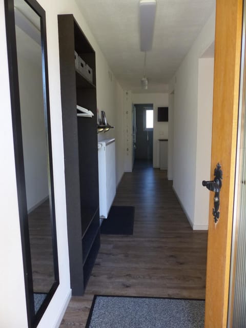 Facade/entrance, Area and facilities