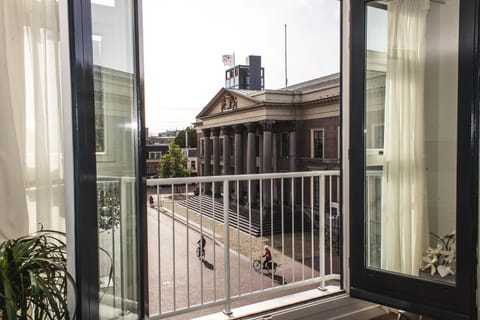 Balcony/Terrace, City view, Street view