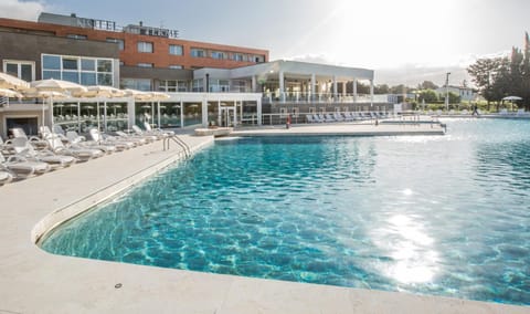 Swimming pool, Swimming pool