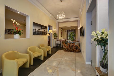 Communal lounge/ TV room