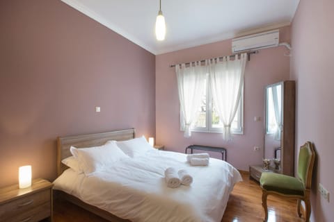 Keramikos Cozy Apartment by YHA Apartment in Athens