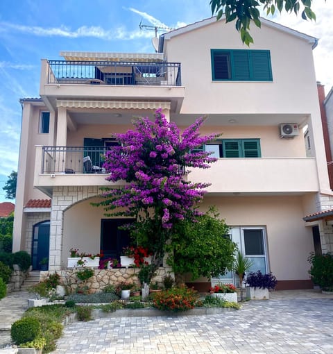 Property building, Garden