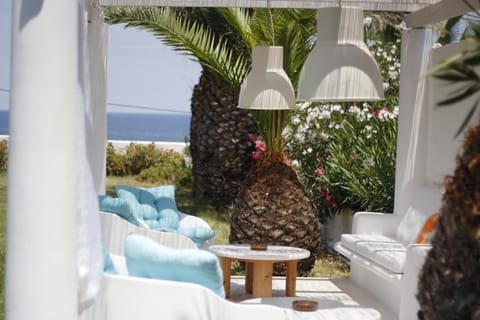 Patio, Day, Natural landscape, Garden, View (from property/room), Seating area, Garden view, Sea view