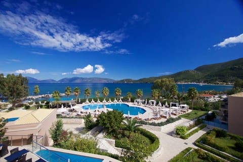 View (from property/room), Balcony/Terrace, Pool view, Sea view