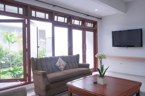 Mk House Tendean Bed and Breakfast in South Jakarta City