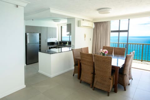 Penthouse at Imperial Surf Condominio in Surfers Paradise