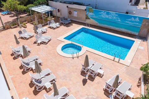 Day, Pool view, Swimming pool, sunbed