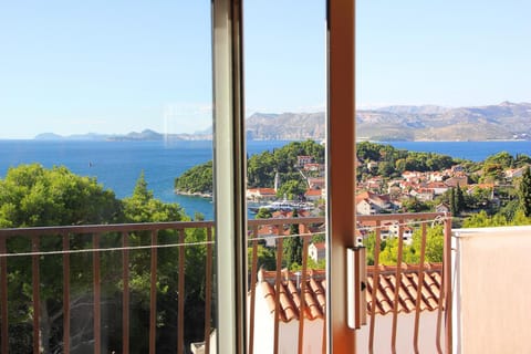 Balcony/Terrace, City view, Landmark view, Sea view