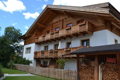 Mutznhof Farm Stay in Dobbiaco