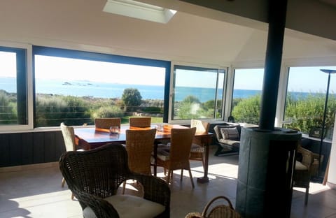 Living room, Dining area, Sea view