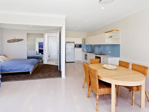 Comfy Beachfront Unit, Unbeatable Location & Views Casa in Cape Three Points Road
