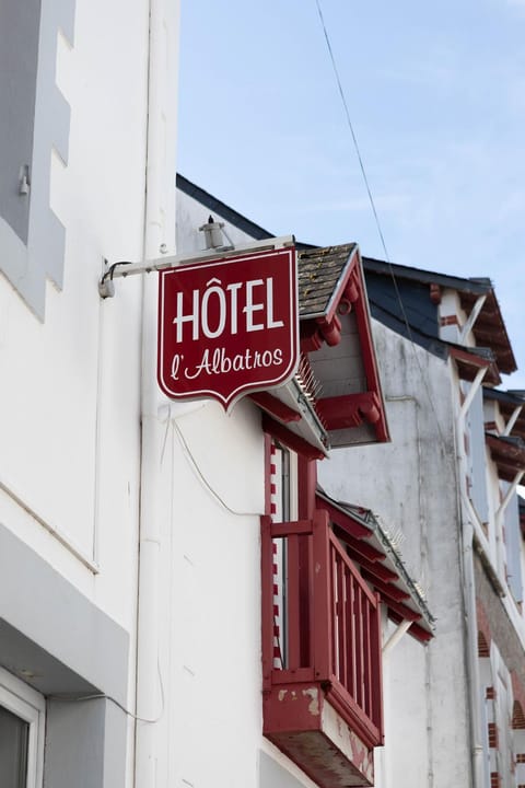 Property building, Property logo or sign