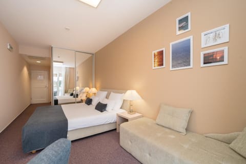 View (from property/room), Balcony/Terrace, Sea view