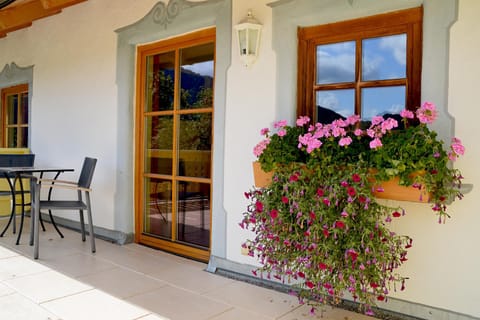 Spring, Balcony/Terrace, Dining area