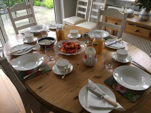 Dining area, Continental breakfast