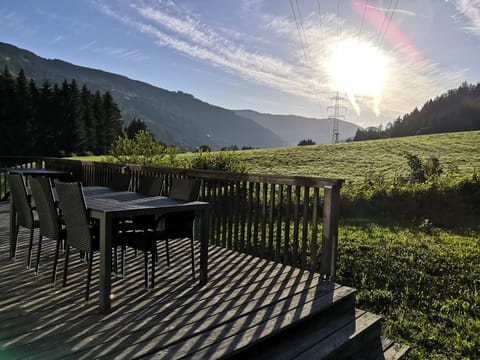 Balcony/Terrace, Mountain view