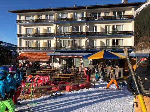 Guest Rooms with a great view at Residence Brunner Apartamento in Lauterbrunnen