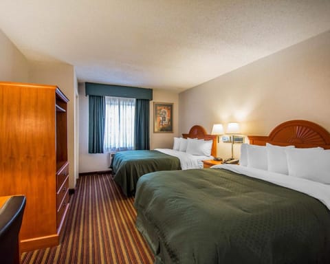 Quality Inn & Suites at Tropicana Field Hotel in St Petersburg