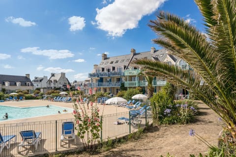 Property building, Day, Summer, Aqua park, Pool view, Swimming pool, sunbed