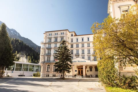 Facade/entrance, Summer, Mountain view