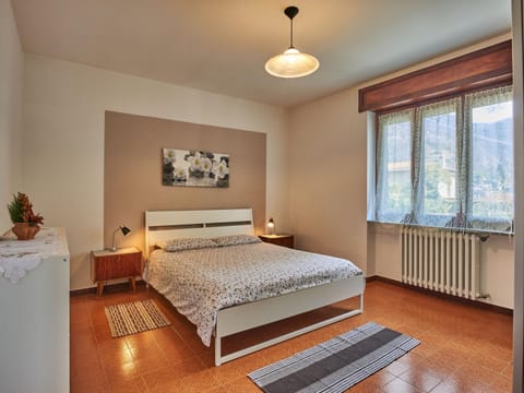 Holiday Home Simoni - GLA107 by Interhome House in Canton of Grisons