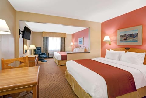 Days Inn & Suites by Wyndham Airport Albuquerque Hotel in Albuquerque