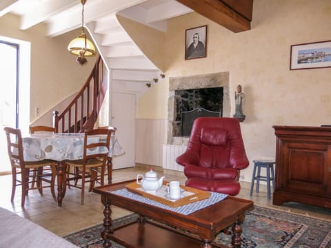 Holiday Home Ty Tan-Nie by Interhome House in Quiberon