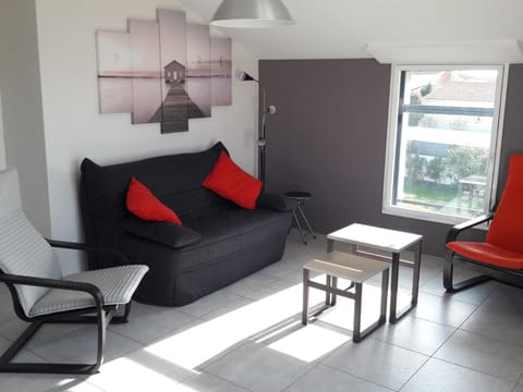 Apartment Les Epinettes by Interhome Appartamento in Saint-Gilles-Croix-de-Vie