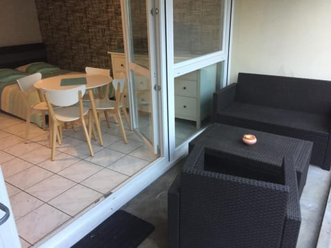 Patio, Balcony/Terrace, Living room, Seating area