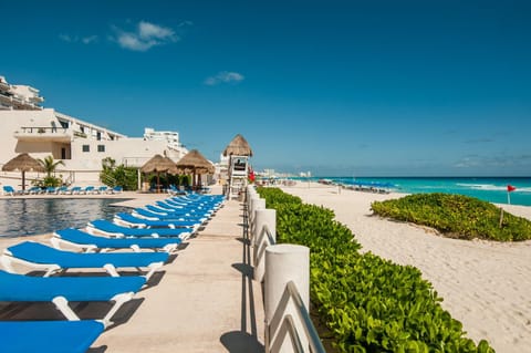 HotelZone L20 Beach Access Condo in Cancun