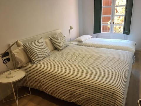 Apartamentos Mora 4 Condo in Girona