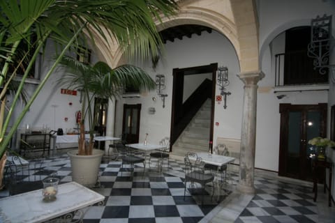 Palacio San Bartolomé Bed and Breakfast in El Puerto de Santa María