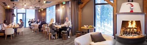 Restaurant/places to eat, Buffet breakfast, Dinner, Drinks, Alcoholic drinks, Non alcoholic drinks