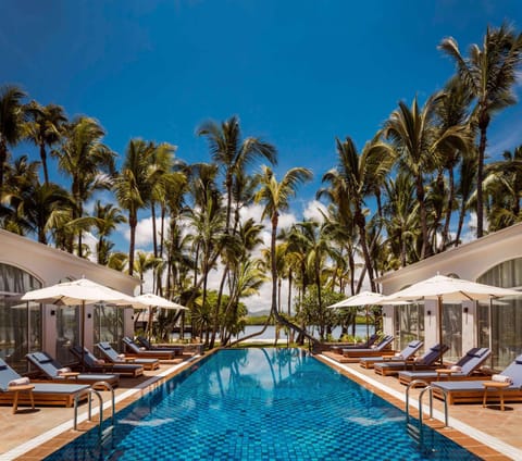 Pool view, Swimming pool, sunbed