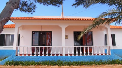 OurMadeira - Villa Mary, informal, close to the beach House in Madeira District