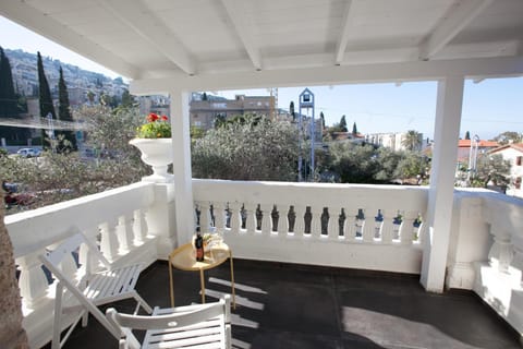 View (from property/room), Balcony/Terrace, City view, Mountain view, Sea view, Street view