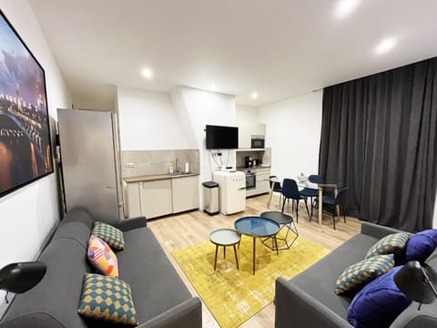 62-LUXURY FLAT CHAMPS ELYSEES (1G) Apartamento in Paris