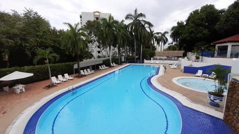 Apartamento Condominio Girardot Resort Apto 6-402 Vista excepcional y WI-FI Eigentumswohnung in Ricaurte