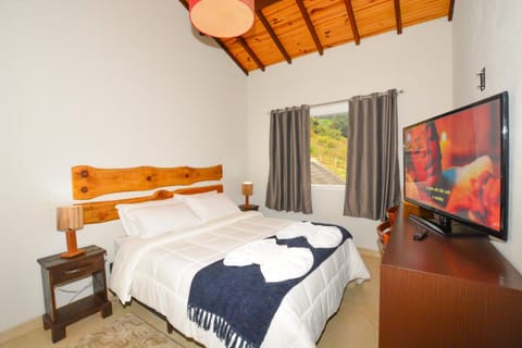 Maison Bleue Suites Bed and Breakfast in Monte Verde