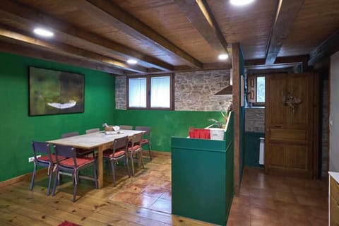 Casapirineos Apartamentos Country House in Aragon