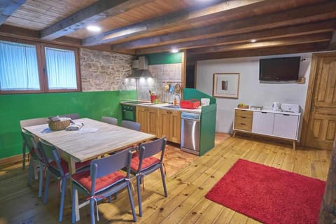 Casapirineos Apartamentos Country House in Aragon