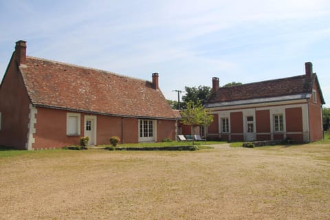 Facade/entrance, Garden view