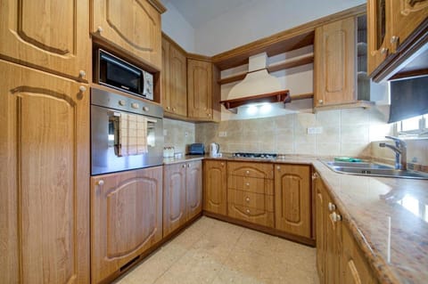 Kitchen or kitchenette, minibar, pet friendly, stove, toaster