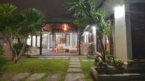 Villa Hibiscus Villa in Denpasar